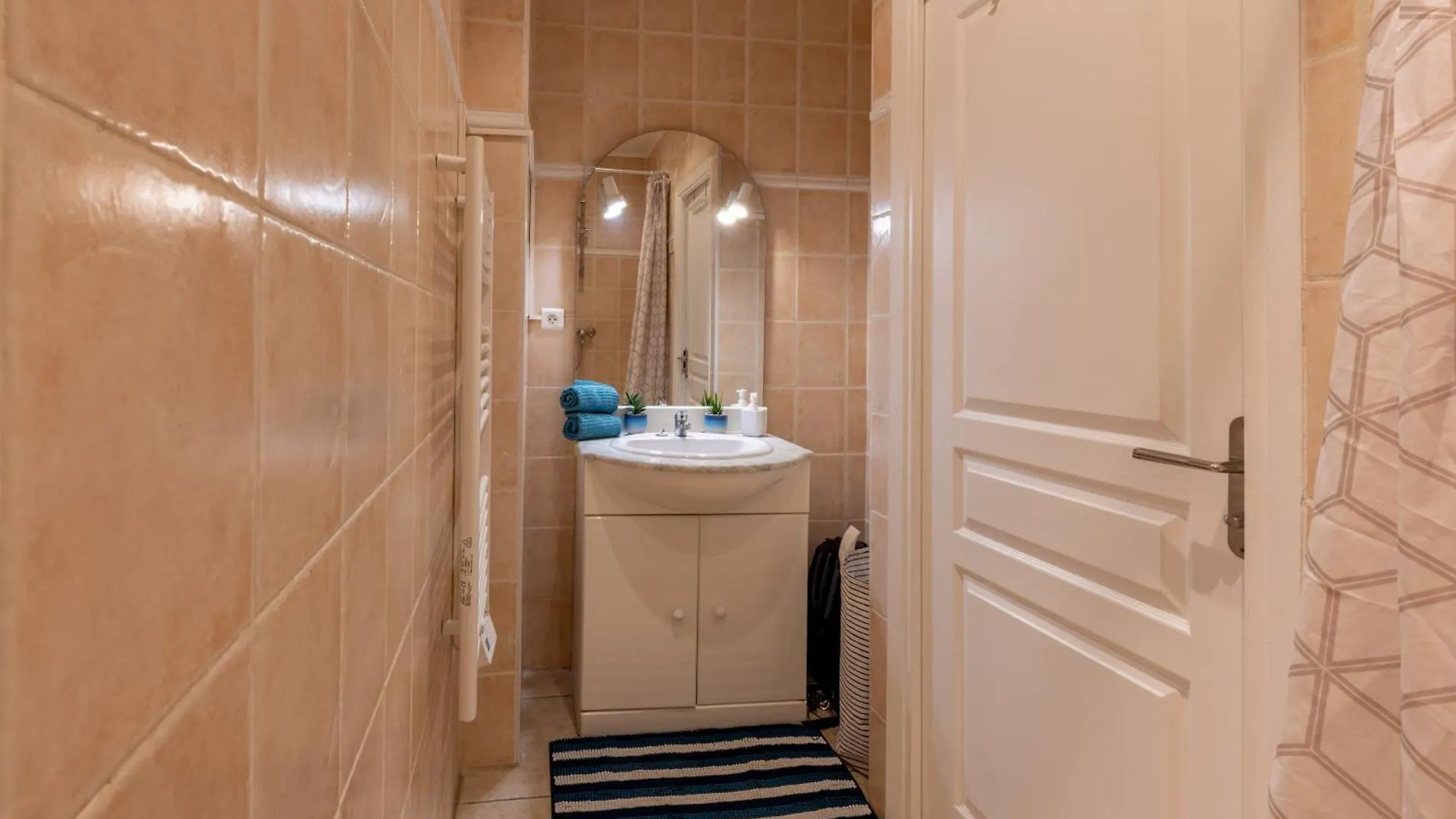 Apartment Joli Cocon A 3 Min A Pied De La Mer Nice