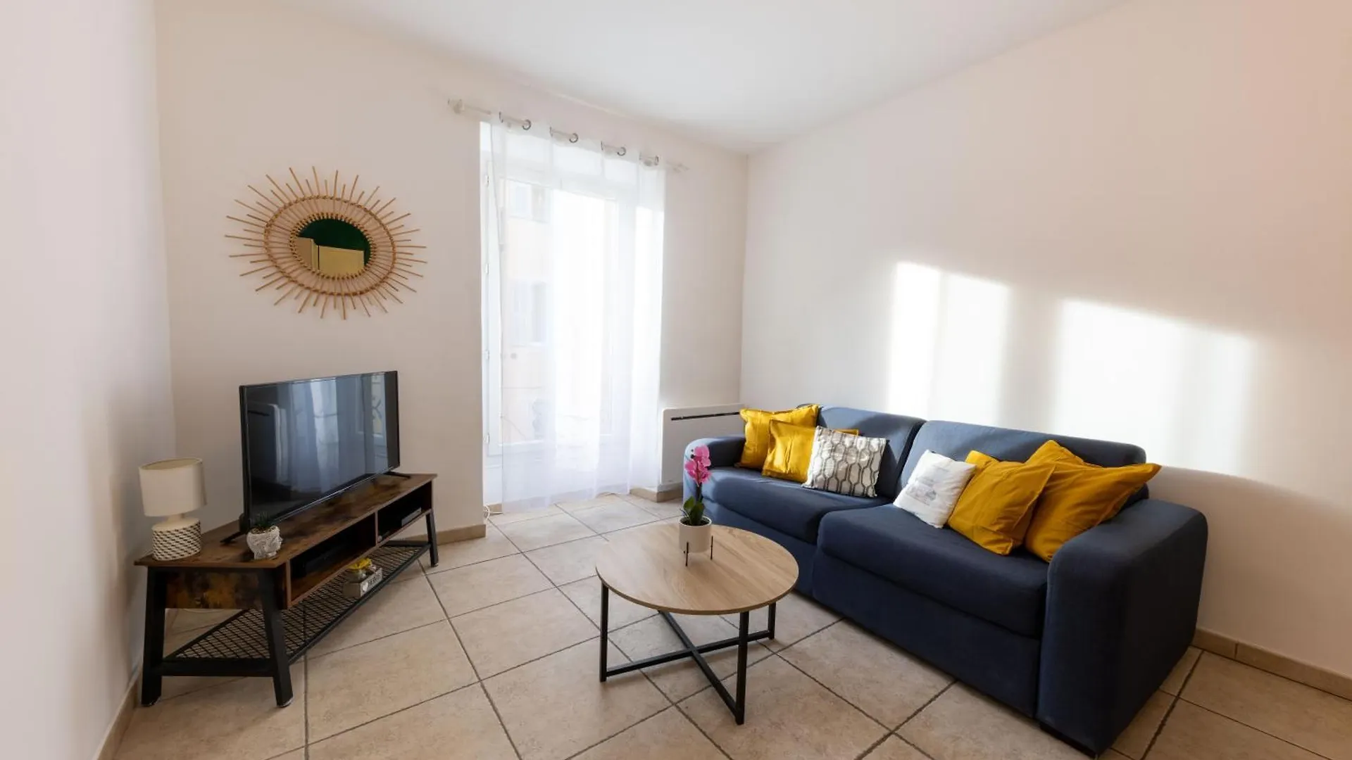 Apartment Joli Cocon A 3 Min A Pied De La Mer Nice