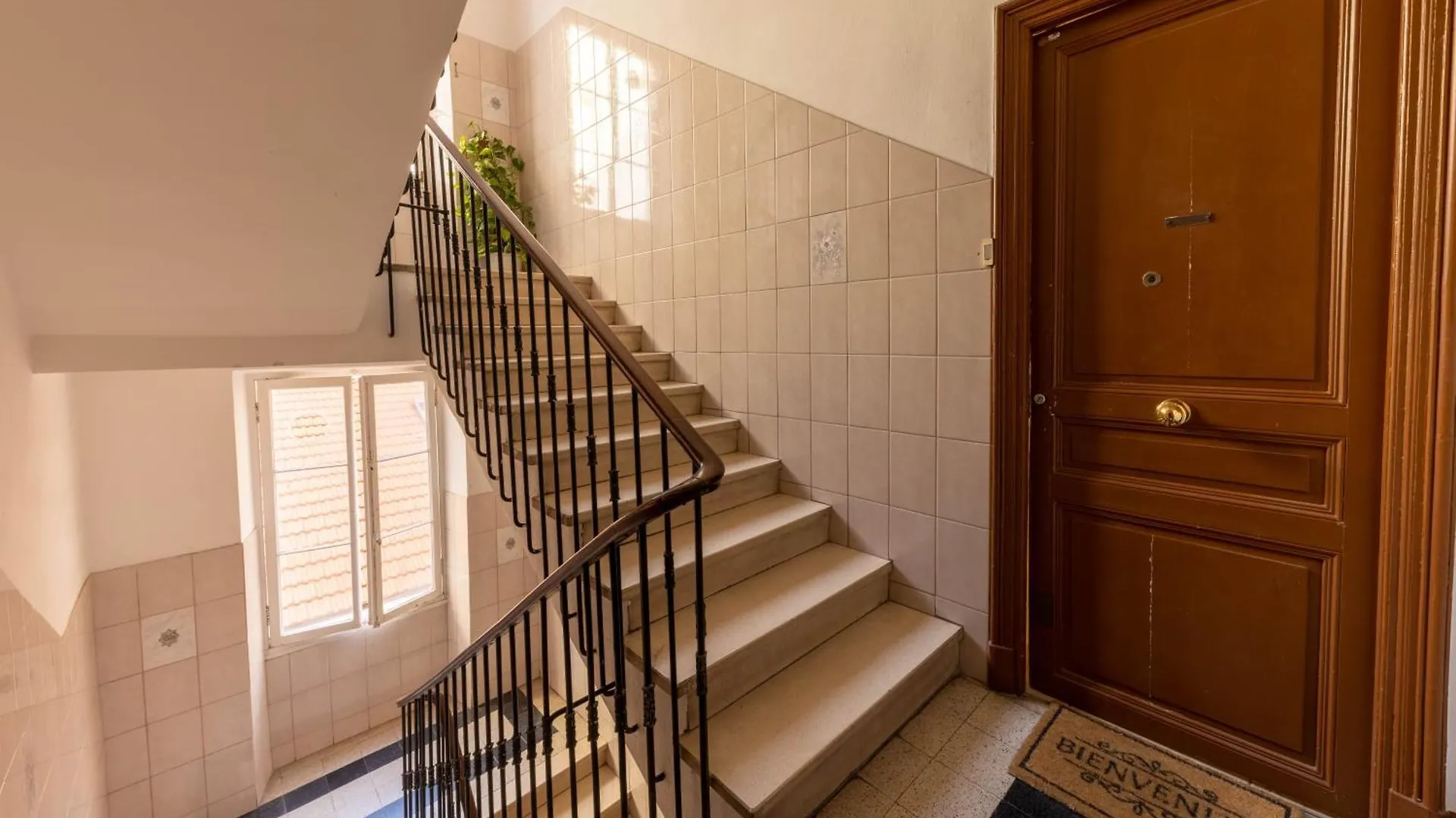 Apartment Joli Cocon A 3 Min A Pied De La Mer Nice France